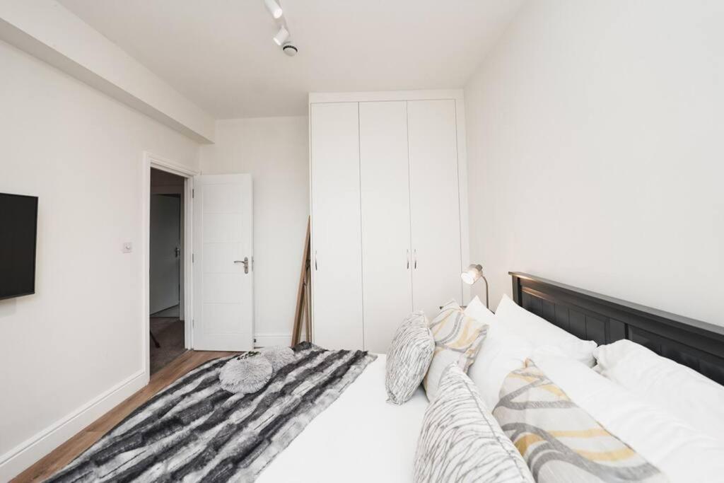 Newly Renovated Modern 4 Bed 3 Bath Apartment London Exterior photo