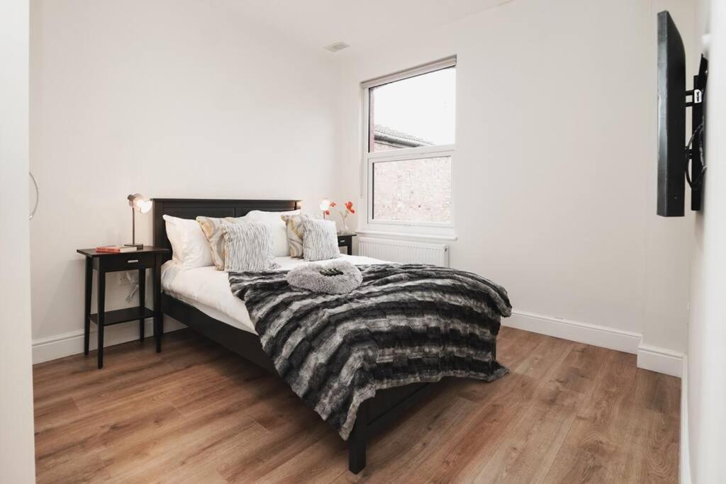 Newly Renovated Modern 4 Bed 3 Bath Apartment London Exterior photo